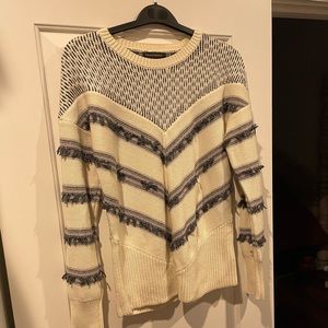 Banana Republic Size L white and black patterned sweater. Worn once.
